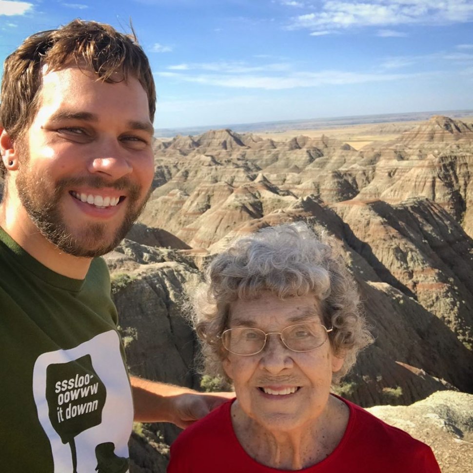 Nenek Joy, Nenek Hobi Traveling ke Taman Nasional (instagram.com/grandmajoysroadtrip)