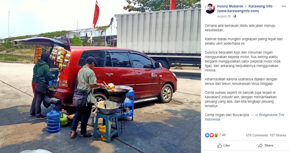 Pedagang di Karawang, Mulai Jualan Pakai Motor Sampai Mobil. (Facebook)