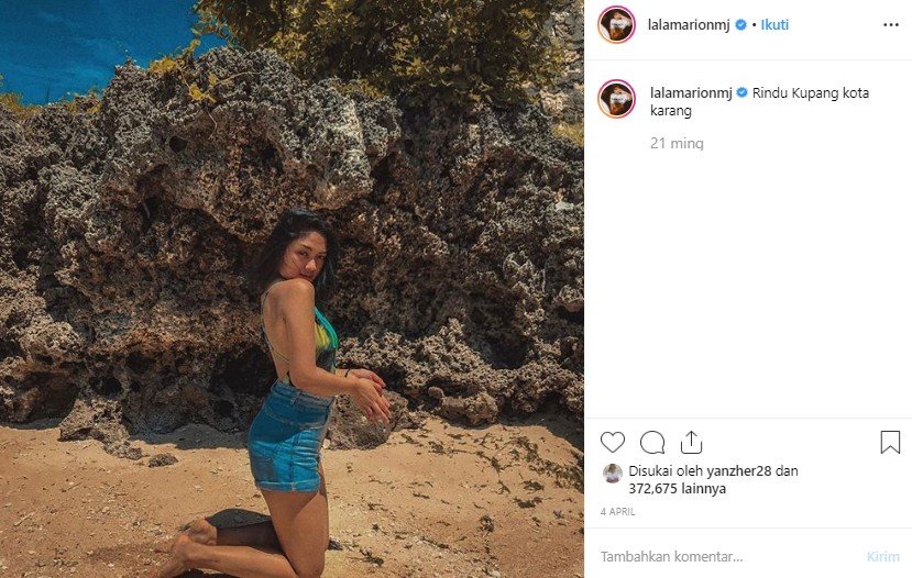 OOTD liburan ke pantai ala Marion Jola. (Instagram/@lalamarionmj)