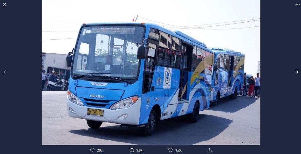 Bus Kota di Depok. (Twitter/adriansyahyasin)