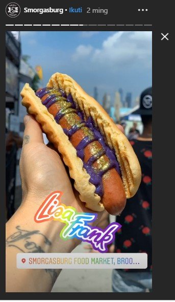 Hot dog bertabur gliter. (Instagram/@smorgasburg/@jesmallgoods)