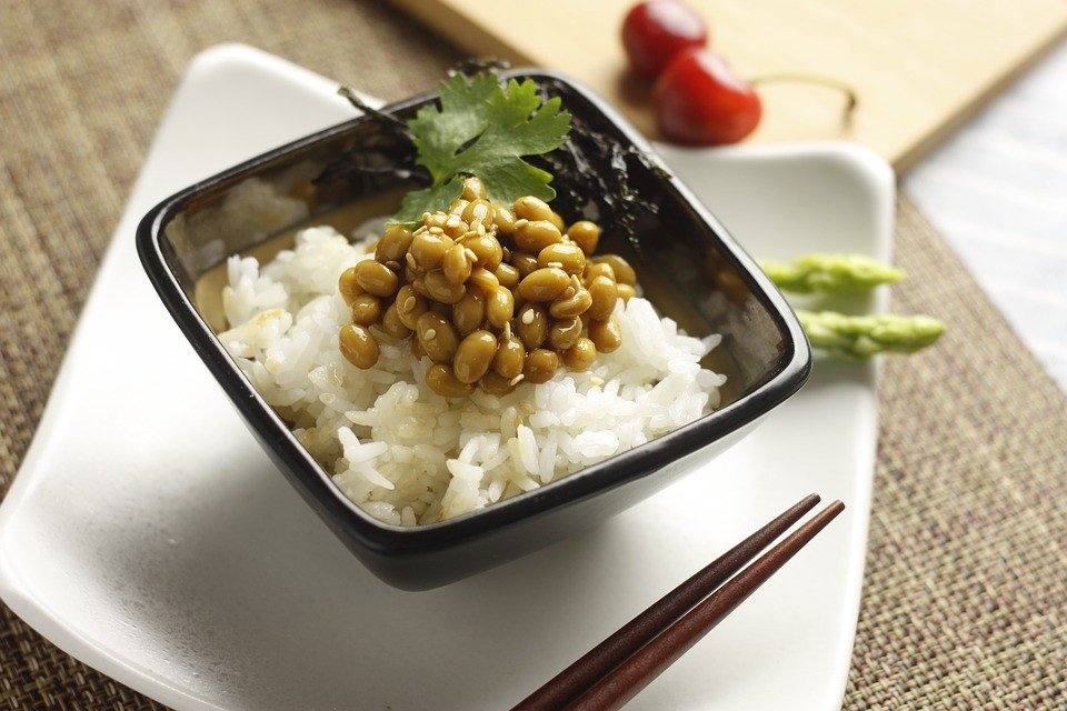 Natto dan nasi jadi sarapan orang Jepang. (Pixabay/whui1818)