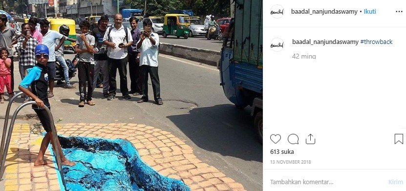 Pria India ini sulap jalan berlubang jadi karya seni. (Instagram/@baadal_nanjundaswamy)