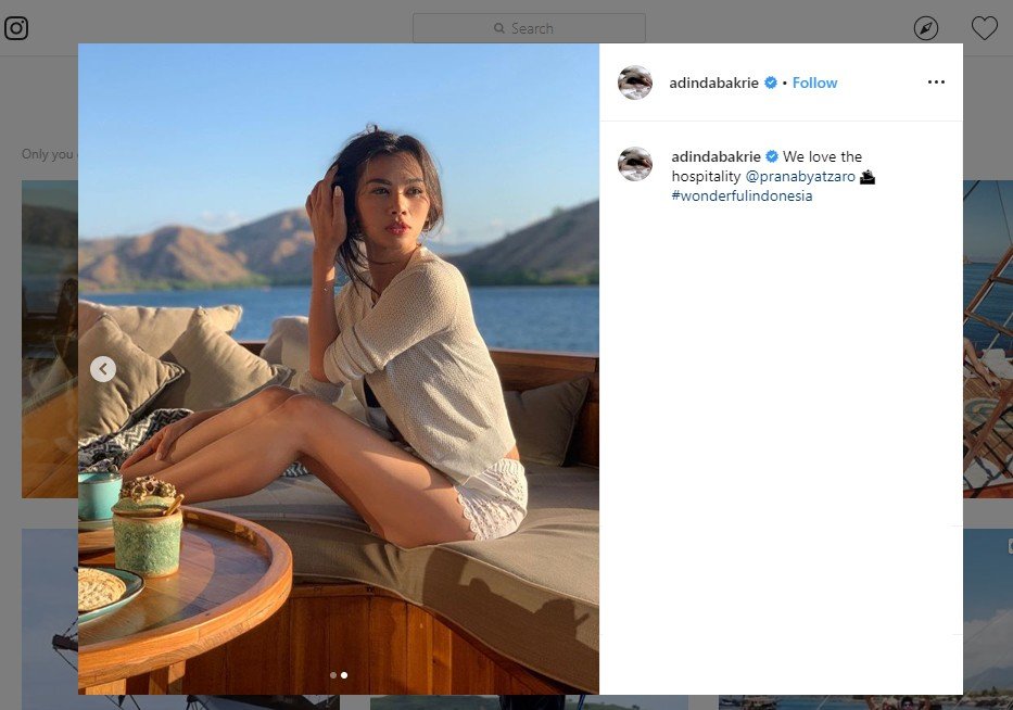 5 Selebriti Ini Liburan Naik Kapal Pinisi, Serunya sampai Bikin Iri. (instagram.com/adindabakrie)