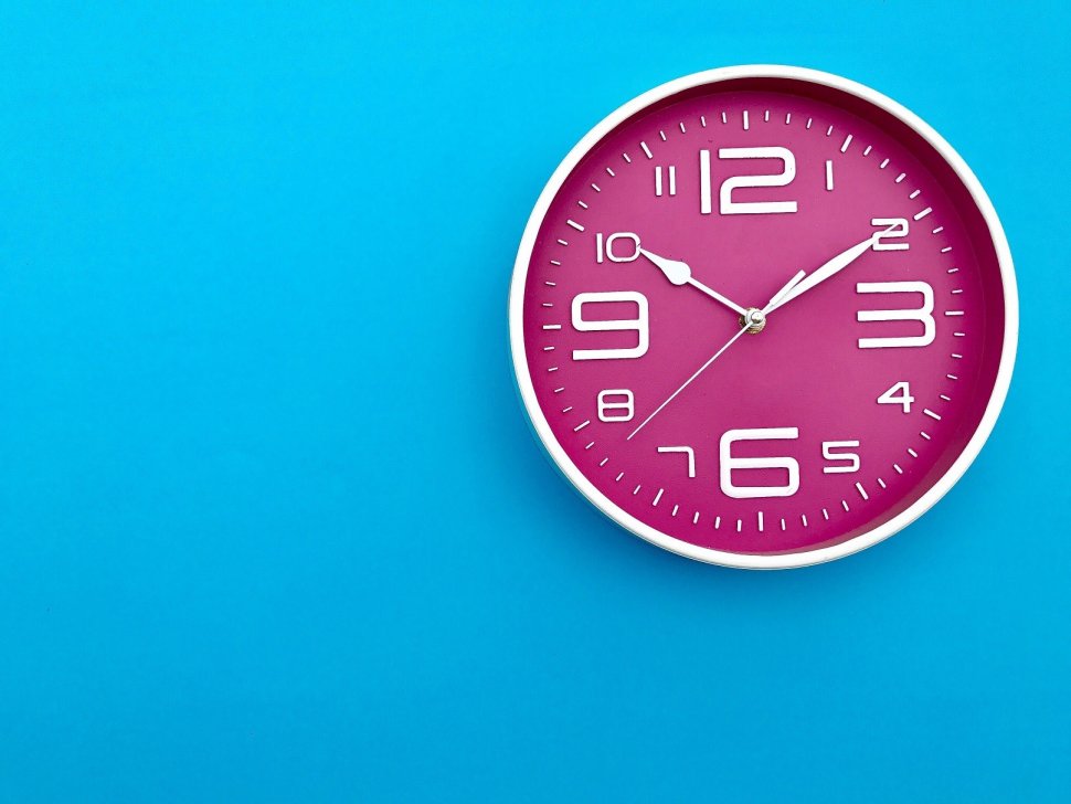 Ilustrasi jam dinding. [Shutterstock]
