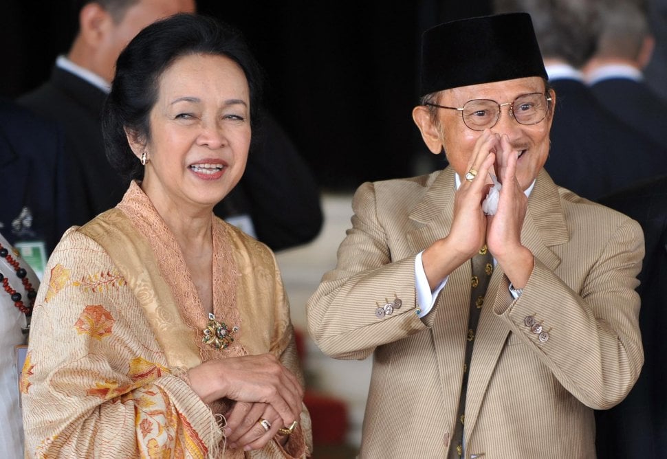 Bukti Cinta Sejati, Begini Momen Kemesraan Habibie dan Ainun