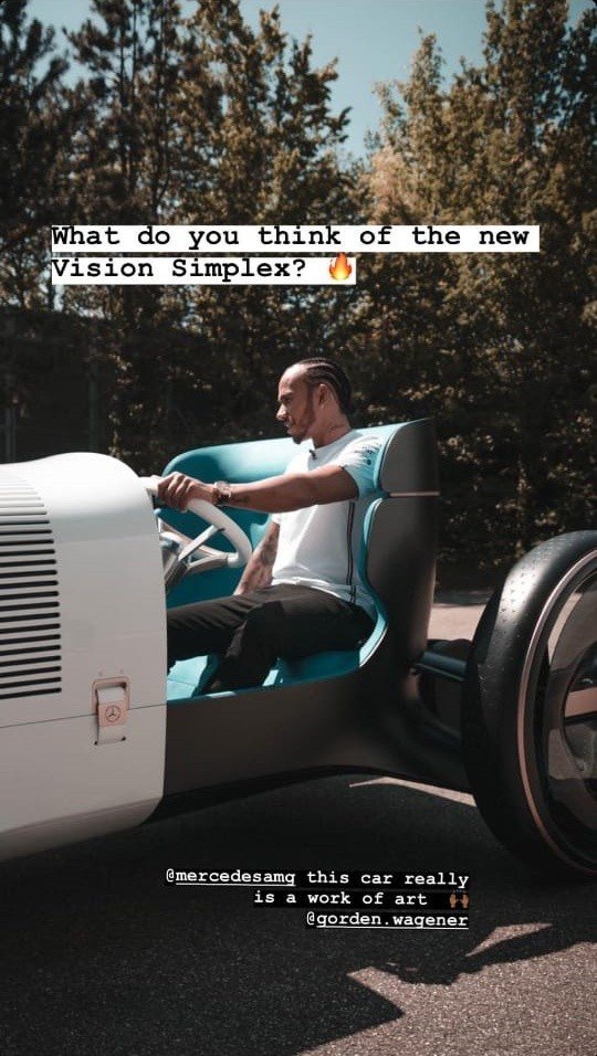 Mobil nyeleneh yang dijajal Lewis Hamilton. (Instagram)