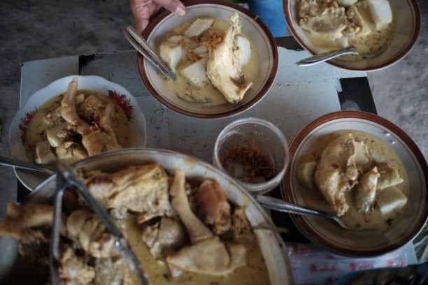 Lontong Tuyuhan. (Suara.com/Risna Halidi)