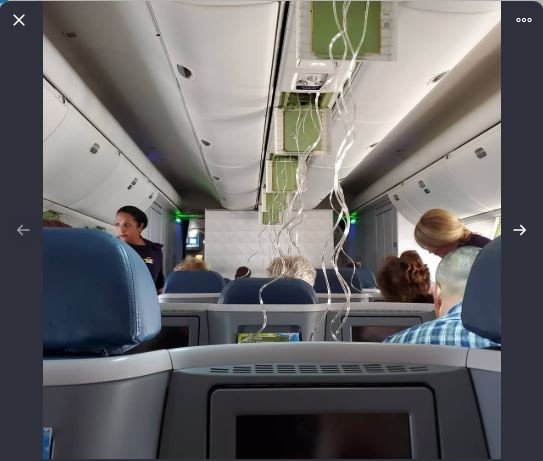 Kepanikan penumpang pesawat Delta yang mendadak terjun bebas 9000 meter. (twitter.com/BrutusOsceola)