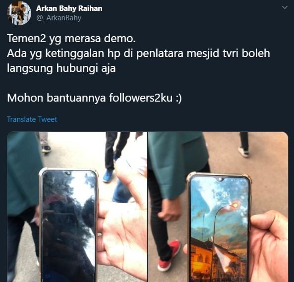 Hape hilang saat berunjuk rasa. (Twitter)