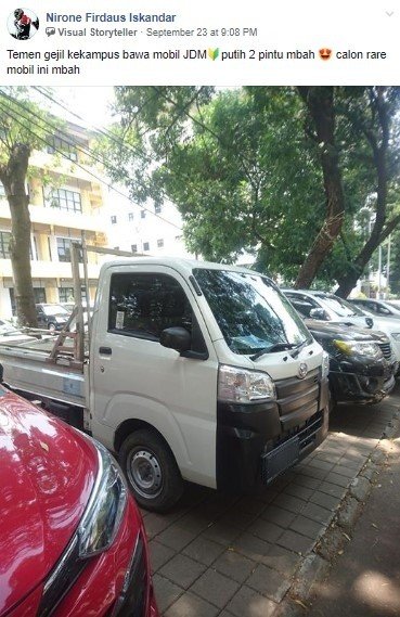 Daihatsu Himax, Mobil Pikap Digunakan ke Kampus. (Facebook/Nirone Firdaus)
