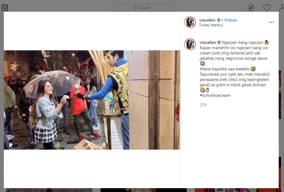 Aksi Usil Via Vallen Mengerjai Tukang Es Krim Turki. (instagram.com/viavallen)