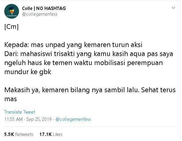 Cinta bersemi saat demo. (Twitter/@collegemenfess)