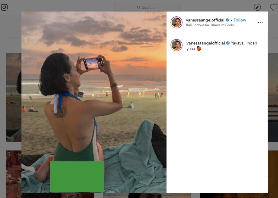 Berbikini di Pantai, Vanessa Angel Makan Es Krim Sambil Nikmati Sunset. (instagram.com/vanessaangelofficial)
