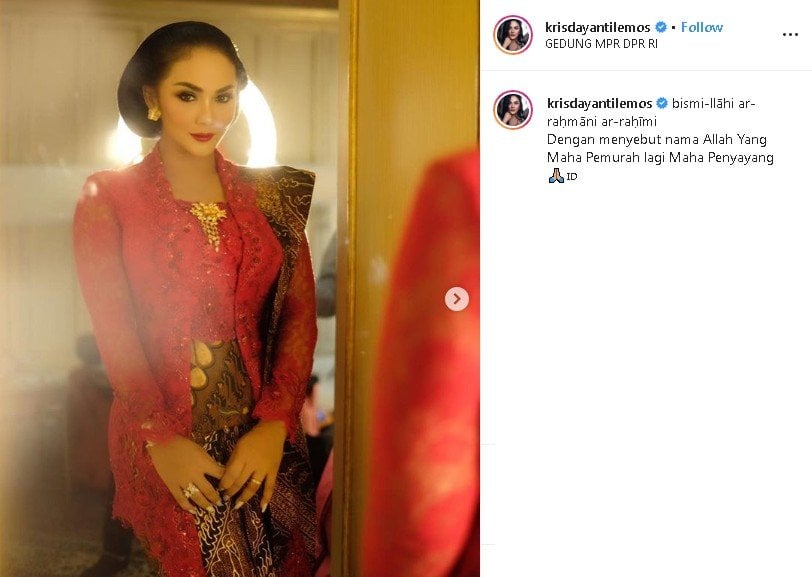 Krisdayanti pelantikan anggota DPR. (Instagram/@krisdayantilemos)