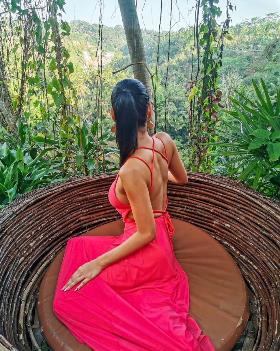 Gaya Liburan Miss Universe 2015 di Bali (instagram.com/piawurtzbach)