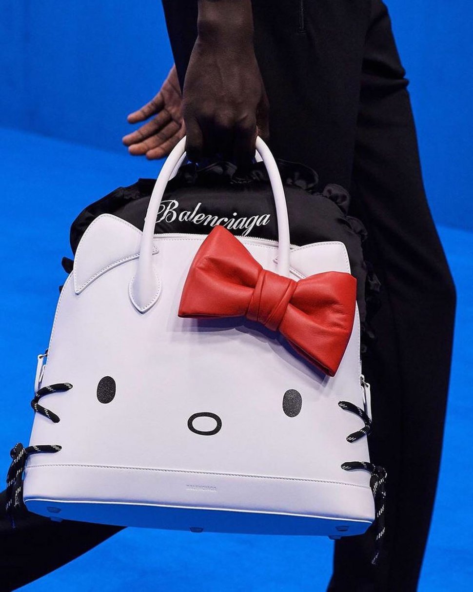 Tas Balenciaga Hello Kitty. (Instagram/@hellokittyeu)