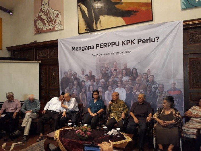 Sejumlah tokoh hadir dalam diskusi bertemakan “Mengapa Perppu KPK Perlu ?” di Galeri Cemara, Jakarta Pusat, Jumat (4/10/2019). [Suara.com/Welly Hidayat]