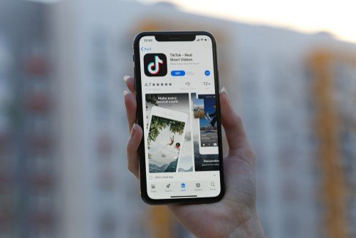 Ilustrasi aplikasi TikTok. [Shutterstock]