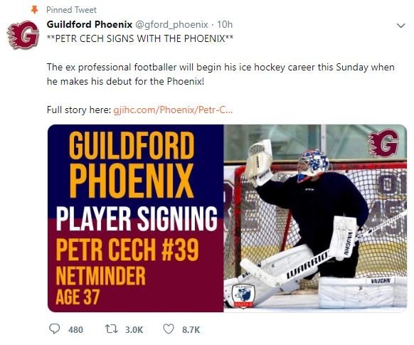 Debut Petr Cech bersama Guildford Phoenix sebagai atlet hoki es. (Twitter/@gford_phoenix)