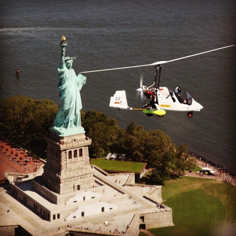 Traveler Inggris Keliling Dunia Naik Helikopter Mini (instagram.com/ketchelljames)