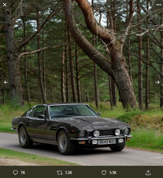 Mobil Aston Martin V8 Vantage di Film James Bond: No Time to Die. (Twitter/astonmartin)