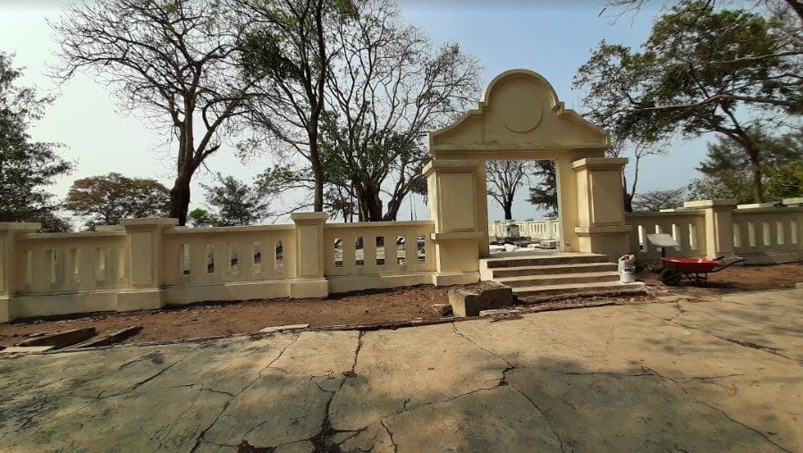 Kompleks Makam Belanda di Pulau Onrust. (Suara.com/Dini Afrianti Efendi)