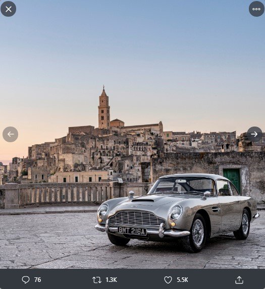 Mobil Aston Martin DB5 di Film James Bond: No Time to Die. (Twitter/astonmartin)