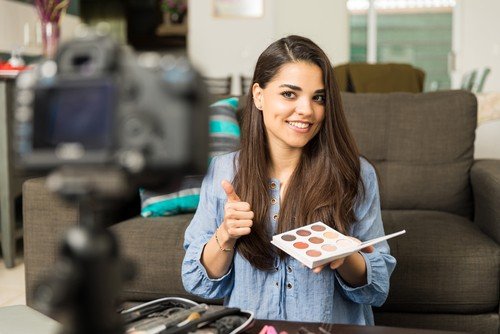 Bedanya Buzzer, Influencer, Endorser, dan KOL. (Shutterstock)