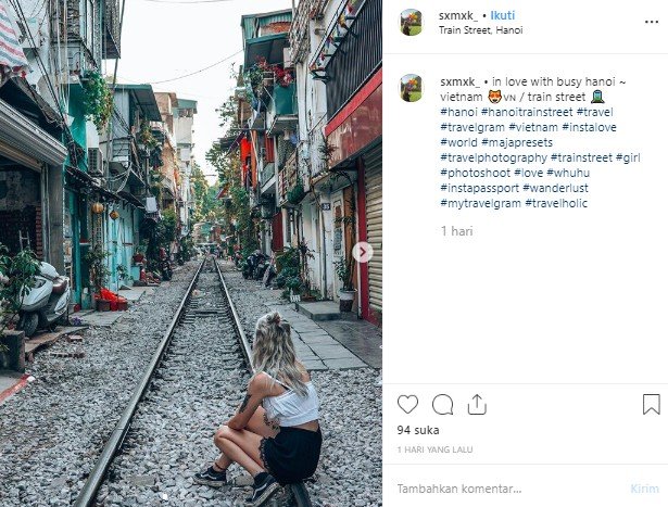 Old Quarter, train street di Hanoi, Vietnam. (Instagram/@sxmxk_)