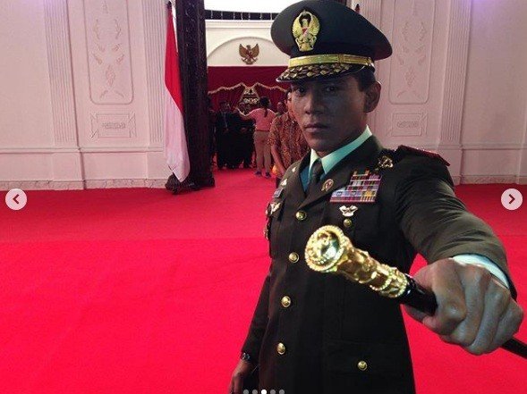 Dian Sidik saat perankan Wiranto [Instagram/diansidik_]