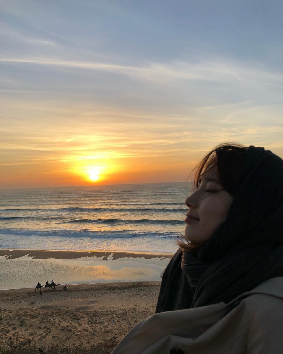 Gaya Suzy Saat Syuting Vagabond di Maroko (instagram.com/skuukzky)