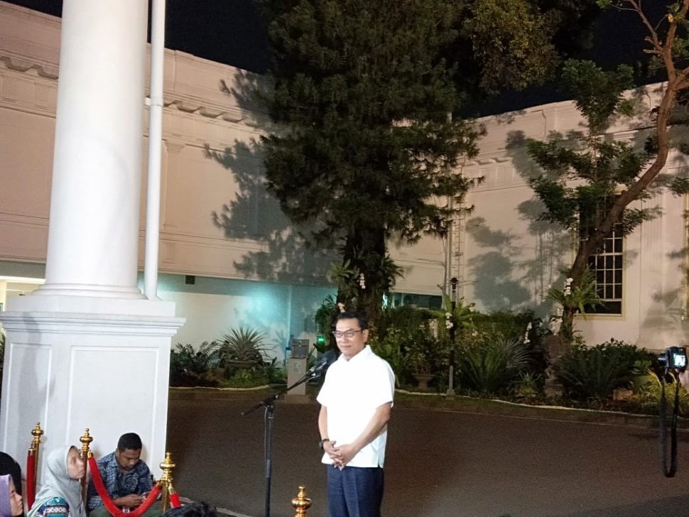 Moeldoko memberikan keterangan usai bertemu Presiden Joko Widodo di Istana Kepresidenan Jakarta pada Selasa (22/10/2019). [Suara.com/Ummi Hadyah Saleh]