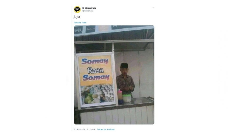 Pedagang somay unik. [Twitter]
