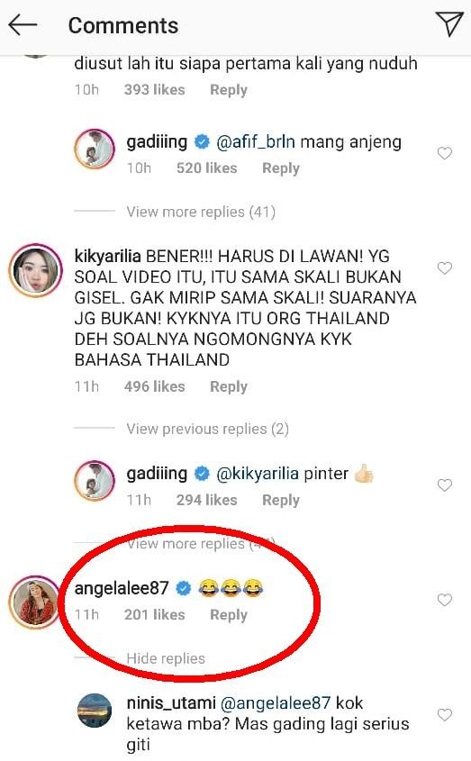 Bidik layar komentar Angela Lee. 