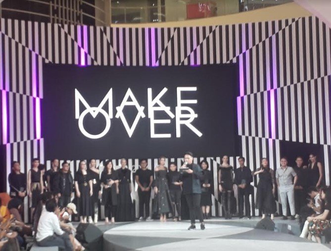 Make Over MUA Hunt 2019 Showcase di Senayan City, Jakarta Selatan, Selasa (22/10/2019). (Suara.com/Vessy Frizona)