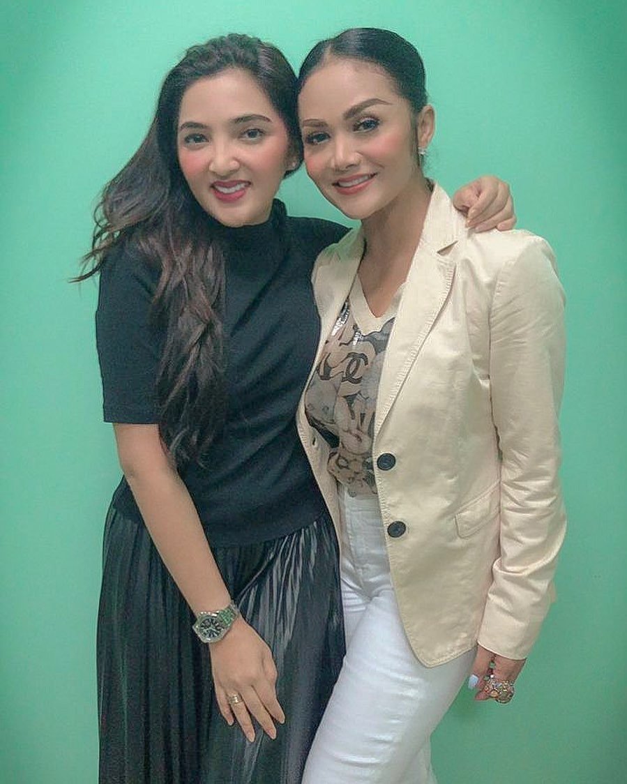 Foto keakraban Ashanty dan Krisdayanti. [Instagram]