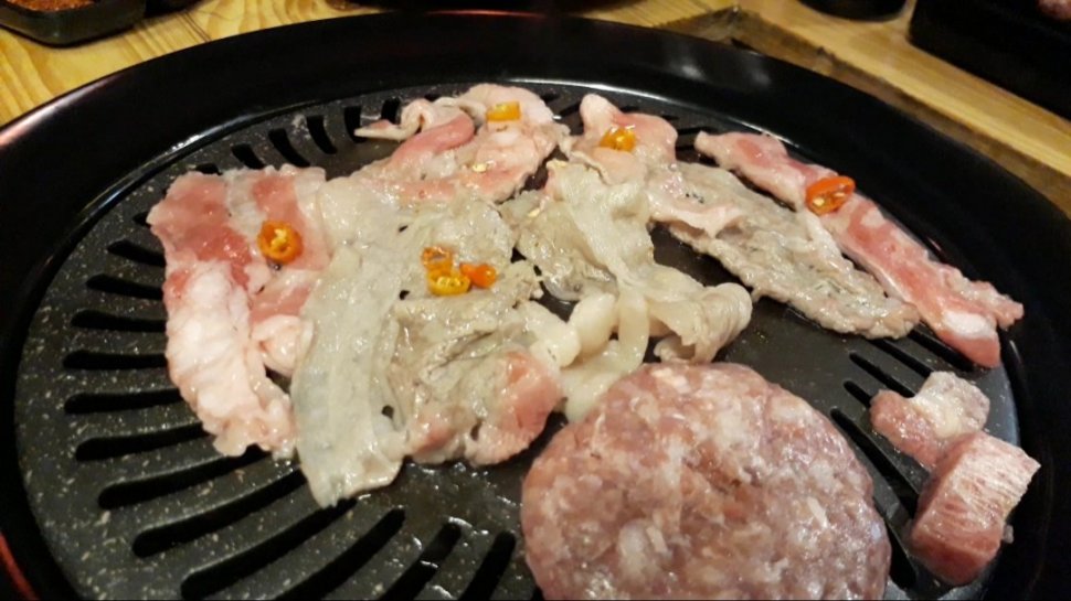 Mencicipi Daging Premium Jepang di Miyazaki Japanese Grill. (Suara.com/Dinda Rachmawati)