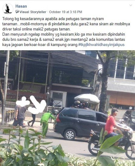 Mobil Taksol Kesiram Air Untuk Menyiram Tanaman. (Facebook/Hasan)