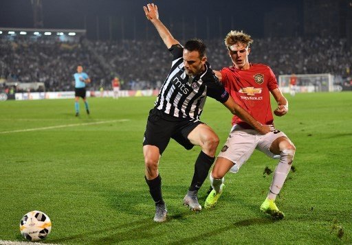 Pemain Manchester United Brandon Williams beraksi saat menghadapi Partizan Belgrade di matchday ketiga Liga Europa yang berlangsung di Serbia, Kamis (24/10/2019). [AFP]