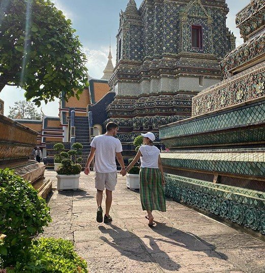 Nikita Mirzani di Thailand bersama kekasihnya. [Instagram]