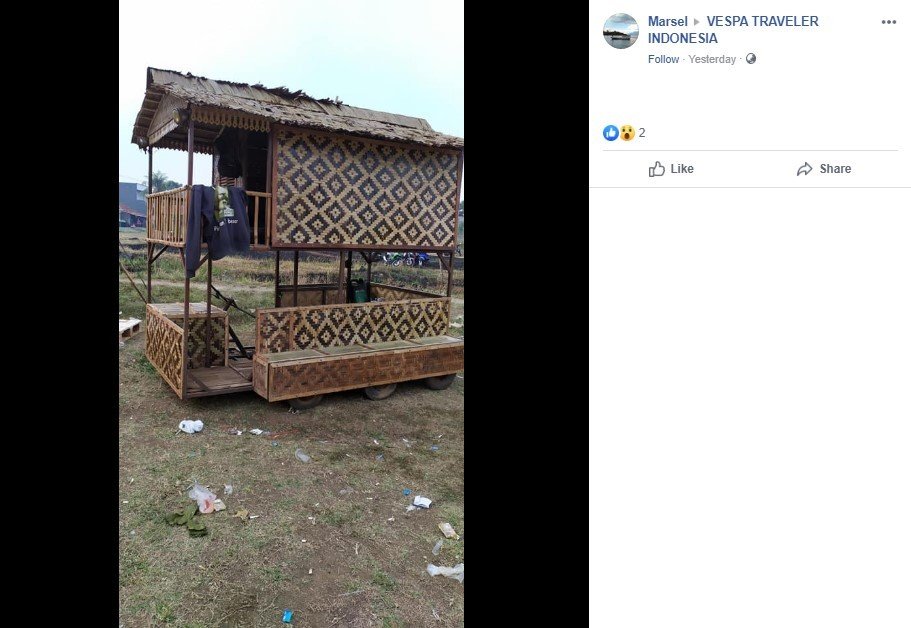 Rumah Bambu di Atas Vespa Ekstrem. (Facebook/Marsel)