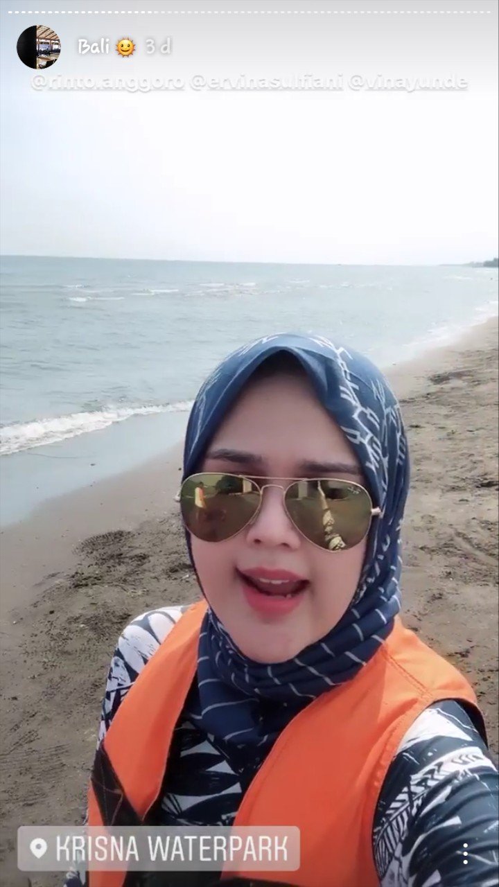 Cut Meyriska dan Roger Danuarta di Bali (instagram.com/cutratumeyriska)