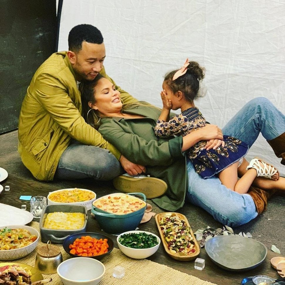 John Legend dan Chrissy Teigen. (Instagram/@chrissyteigen)