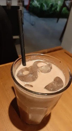 Ice Chocolate di Titik Temu Coffee. (Suara.com/Dini Afrianti Efendi)