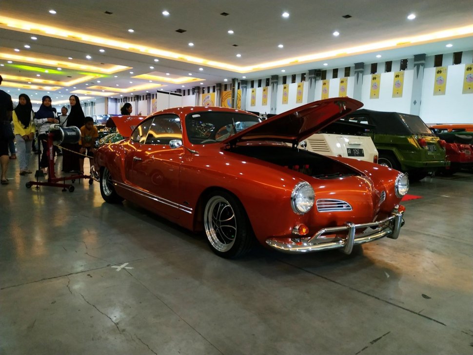 VW Karman Ghia yang Dimodifikasi Jadi Mobil Listrik Oleh Kupu-Kupu Malam. (Mobimoto.com/Praba Mustika)