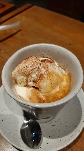  Affogato di Titik Temu Coffee. (Suara.com/Dini Afrianti Efendi)