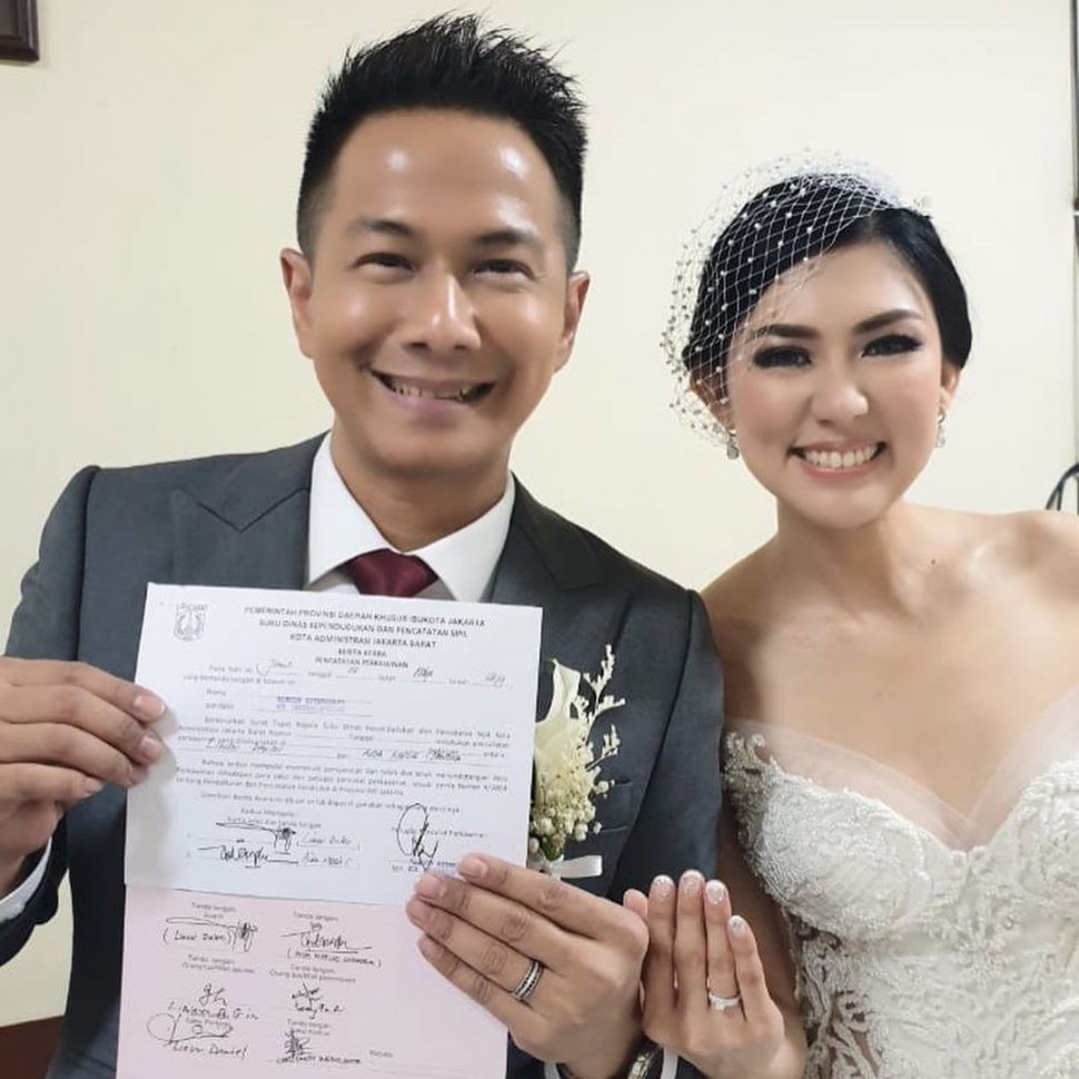 Delon Thamrin dan Aida Chandra resmi menjadi sepasang suami istri. [Instagram]