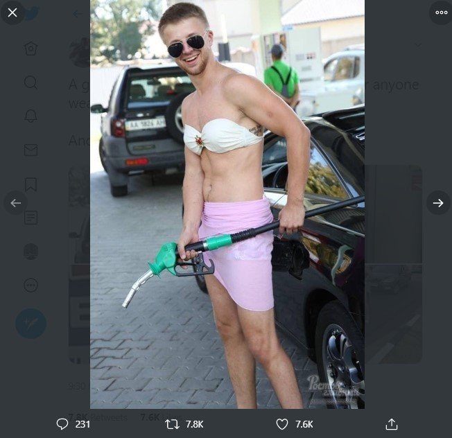 SPBU di Russia Menawarkan Bensin Gratis Untuk Siapapun yang Mengenakan Bikini. (Twitter/ArcherMishale)