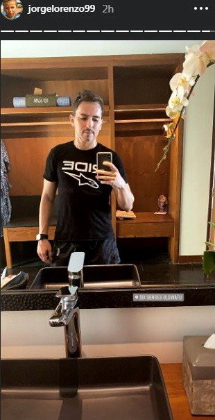 Mantan pebalap MotoGP, Jorge Lorenzo melanjutkan liburan di Bali dengan menginap di resort Six Senses Uluwatu, Badung. [Instagram/jorgelorenzo99]